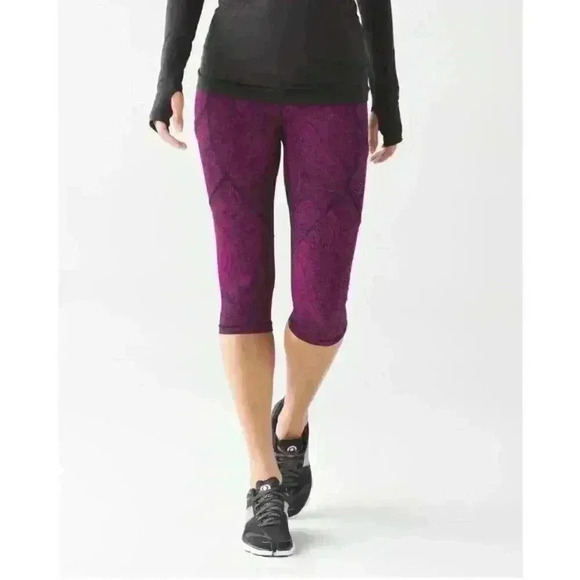 Lululemon Purple Paisley Outrun Crop, Size 2 - Picture 1 of 10